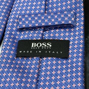 BRAND NEW Hugo Boss 100% Silk Blue and Red/white Patterned Neck Tie